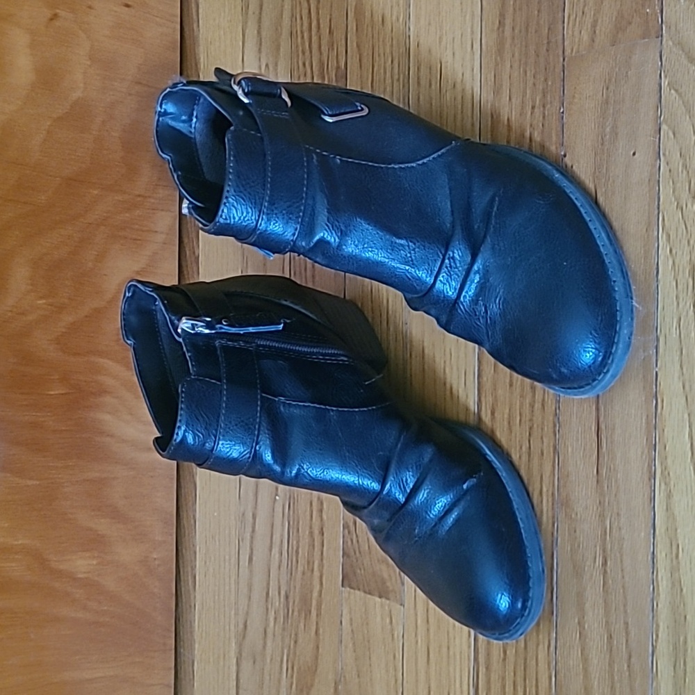 Dr. Scholl's Black Leather Ankle Booties